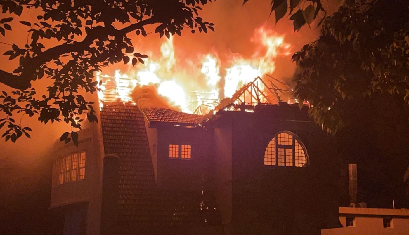 Voraz incendio en el Club House del barrio privado de Messi | Actualidad