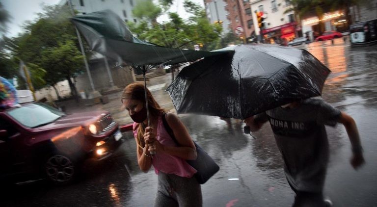 Aviso: Tormentas con fuertes ráfagas y ocasional caída de granizo en Córdoba | Córdoba