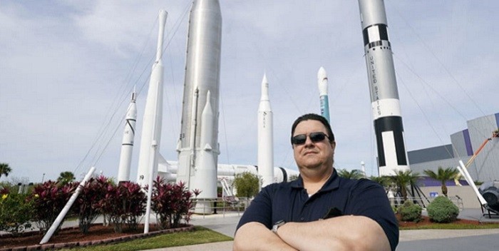 Ganó un viaje al espacio pero no pudo ir por su peso | Internacionales