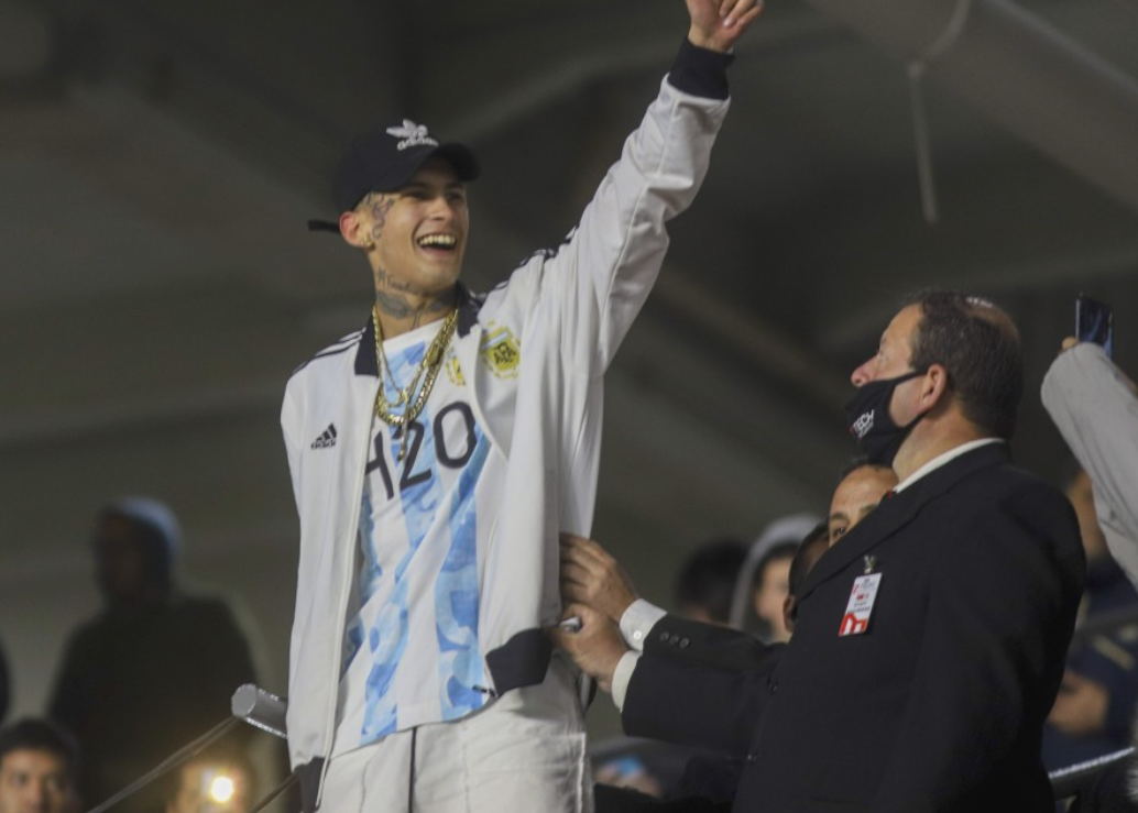 Vecinos de L-Gante lo denunciaron por amenazar de muerte a tres jóvenes y disparar al piso | Espectáculos