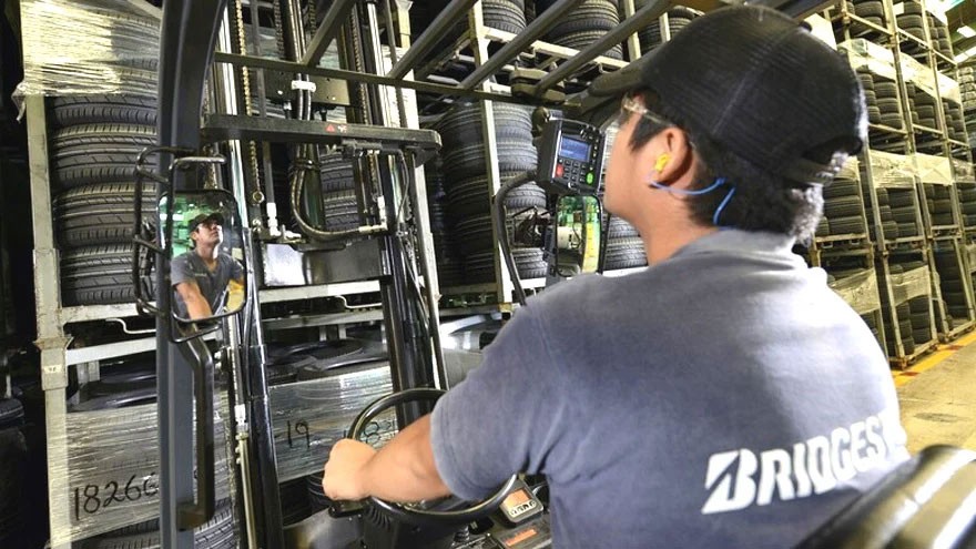 Bridgestone pagará un bono de 730 mil pesos a sus trabajadores | Actualidad