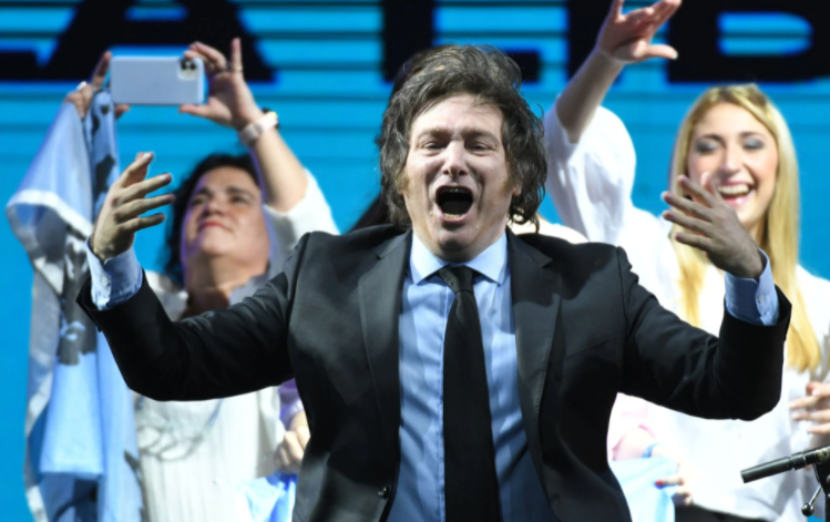 Se viene la tercera: Javier Milei sortea su sueldo de diputado | Política y economía