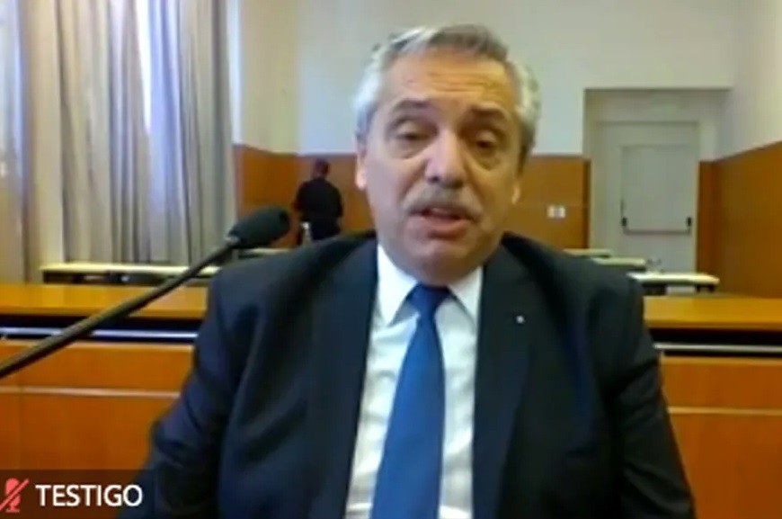 "Decisiones no judicializables": Alberto Fernández defendió Cristina en Comodoro Py | Política y economía