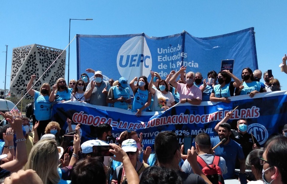Docentes públicos piden recuperar el salario para no perder ante los precios | Córdoba