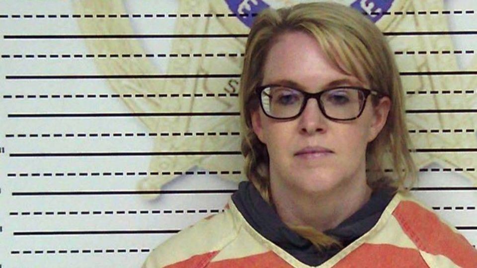 Detuvieron a una violadora serial: le daba regalos a adolescentes a cambio de sexo | Internacionales