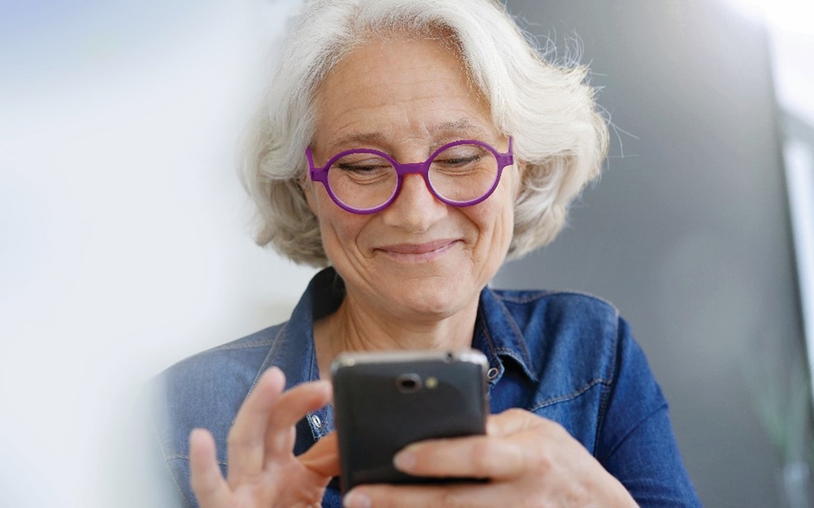 Con Banco Macro, la fe de vida está en el celular y las tarjetas | Contenido Patrocinado