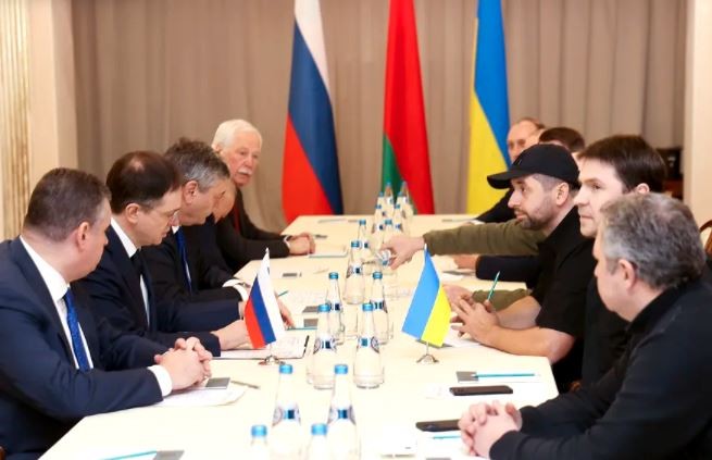 Terminaron las primeras negociaciones entre Rusia y Ucrania en Bielorrusia | Internacionales