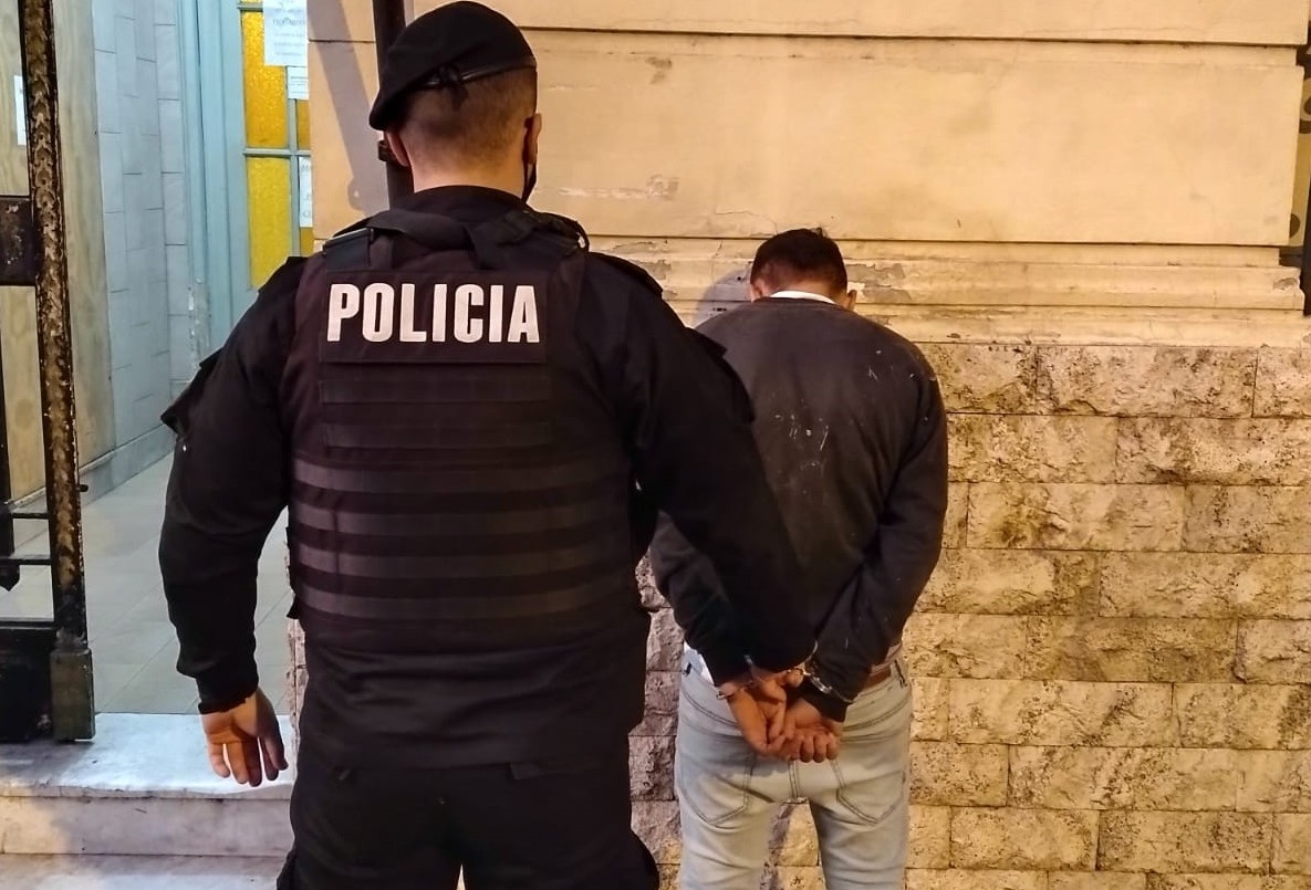 Tiene 14 años y lo agarraron con casi dos kilos de droga y un arma de fuego | Actualidad