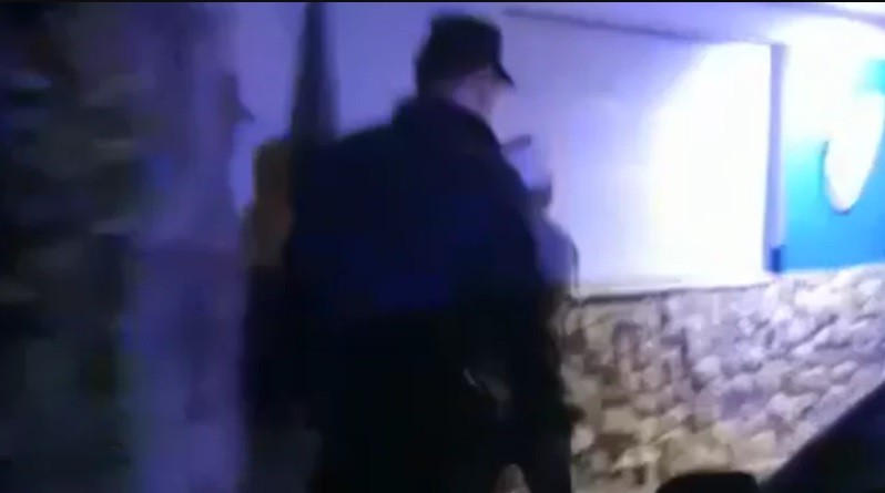 Agredió a su pareja tras revisarle el WhatsApp: la mujer le pegó con una plancha, lo denunció y quedó detenido | Actualidad