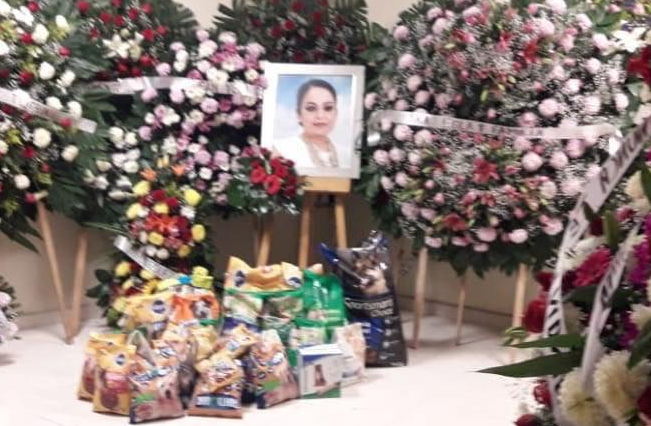 Ultimo deseo: mujer pidió que asistentes a su velorio llevaran comida para animales y no flores | Internacionales