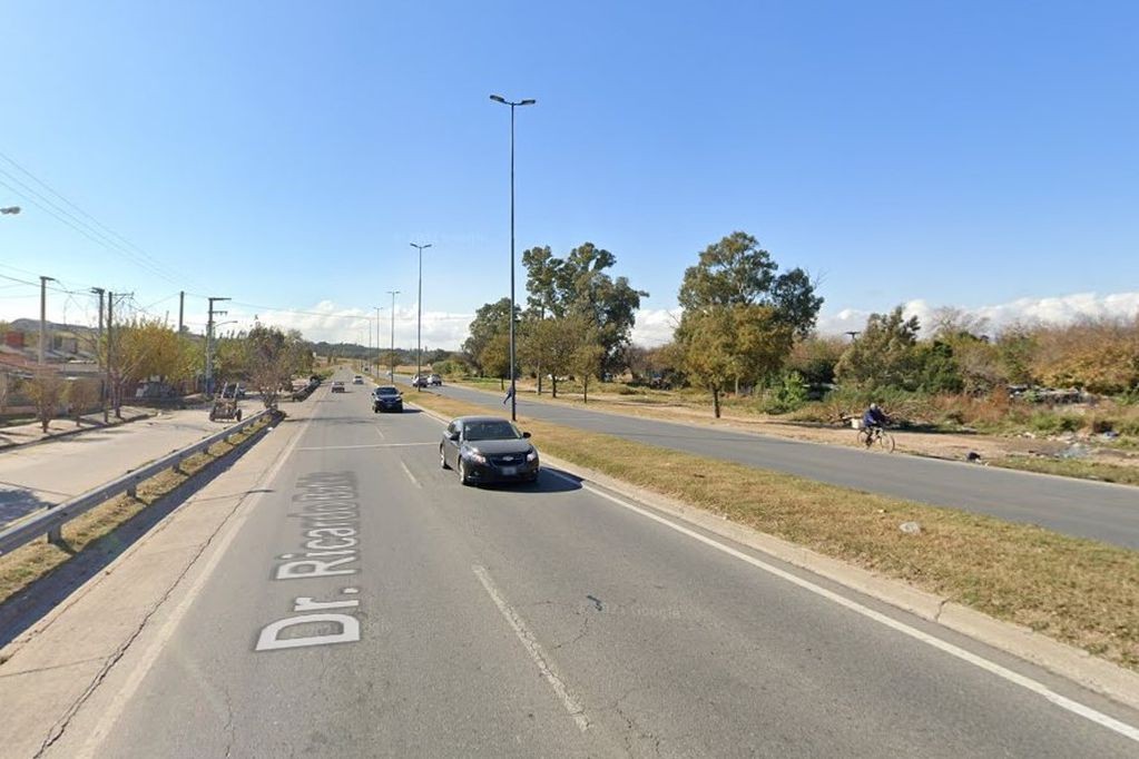 Tres chicas fueron sorprendidas tirando piedras contra autos | Córdoba
