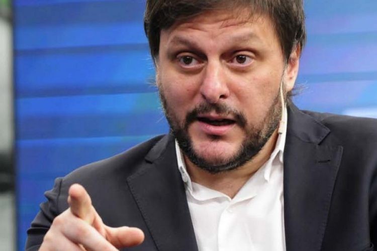 Leandro Santoro, a La Cámpora: "Todos los funcionarios tienen la obligación de estar alineados con el Presidente" | Política y economía