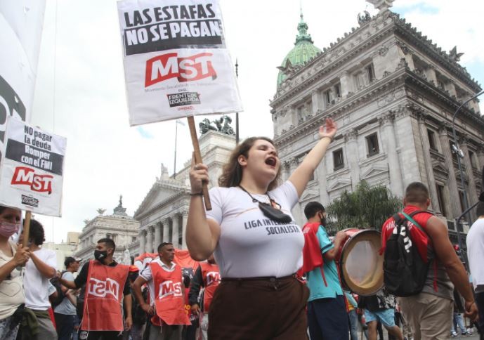 La izquierda vuelve a movilizar al Congreso en repudio al acuerdo con el FMI | Política y economía