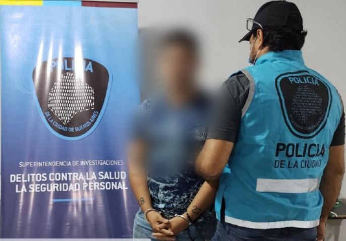 Dos detenidos por golpear y abusar de una joven trans | Actualidad