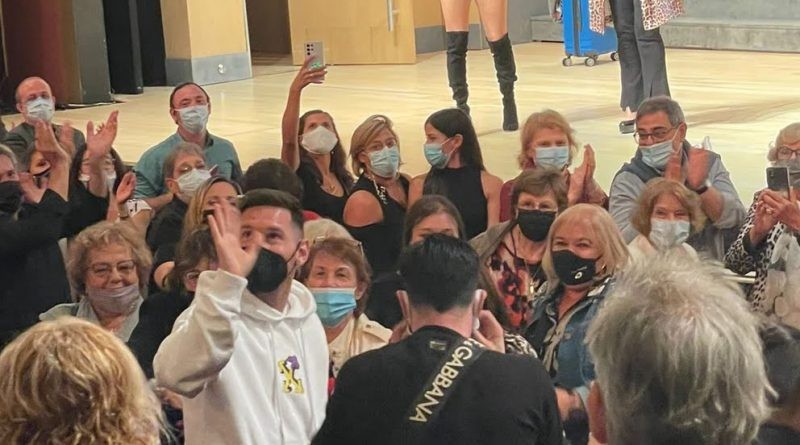 Messi asistió a ver una obra en la calle Corrientes y lo ovacionaron de pie | Espectáculos