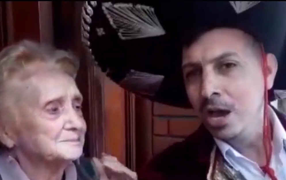Élida cumplió 92 años y los mariachis revolucionaron su casa | Actualidad
