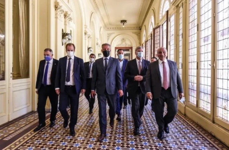 El Gobierno se apoya en gobernadores para la pelea contra la Ciudad por coparticipación | Política y economía