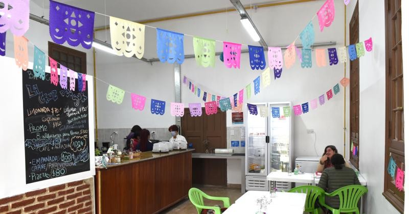 Inauguraron en un neuropsiquiátrico un bar atendido por mujeres con padecimientos mentales | Actualidad