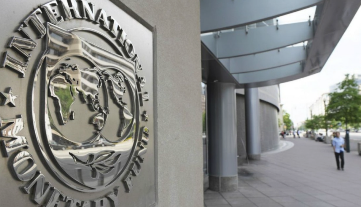 El FMI dijo que la Argentina enfrenta riesgos para cumplir el acuerdo pero estimó que igual se podrán lograr la metas pactadas | Política y economía