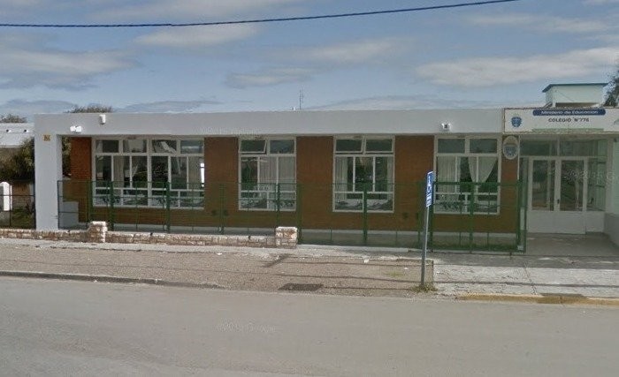 Padre fue al colegio y golpeó a dos compañeras de su hija tras acusarlas de hacerle bullying | Actualidad