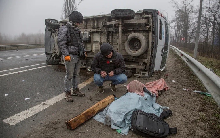Cadáveres en las calles de Bucha: Putin habló de "provocación grosera" de Ucrania | Internacionales