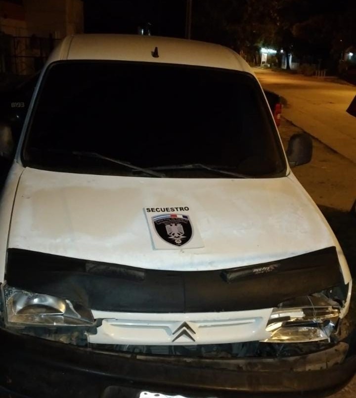 Santa Fe: tentativa de femicidio, chocó a su esposa y luego se atrincheró con un arma de fuego | Actualidad