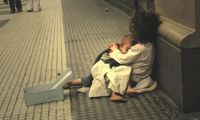 Piden la "urgente aplicación" de ley de "contención social" para niños y niñas en situación de calle | Política y economía