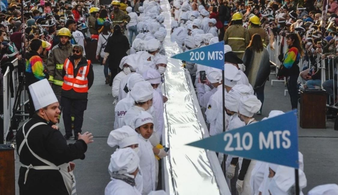 Bariloche batió otro récord con el chocolate mas largo del mundo | Actualidad