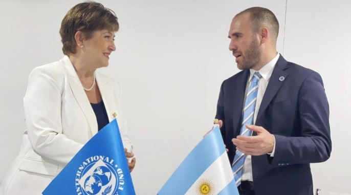 Con aporte del BCRA y el FMI, Economía confirmó que cumplió la meta de déficit fiscal acordada en el programa | Política y economía