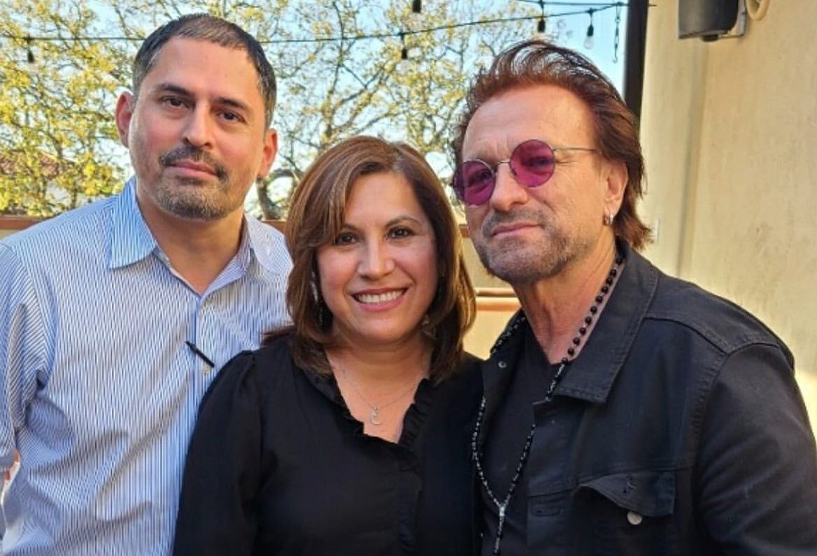 Un imitador se hizo pasar por Bono para comer gratis en un restaurant | Espectáculos