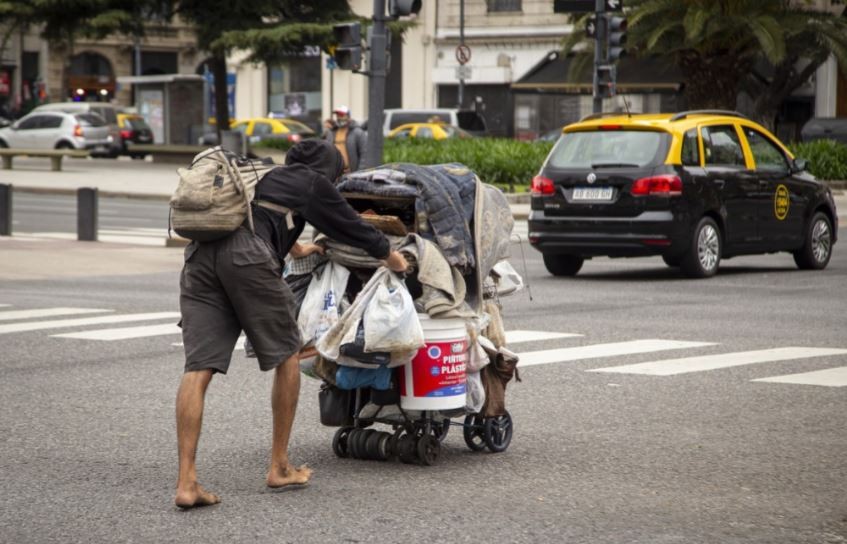 La canasta básica aumentó 7% en marzo y una familia necesitó $89.690 para no ser pobre | Política y economía