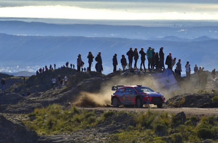 Bandera de largada para el Rally Argentina 2022 | Córdoba
