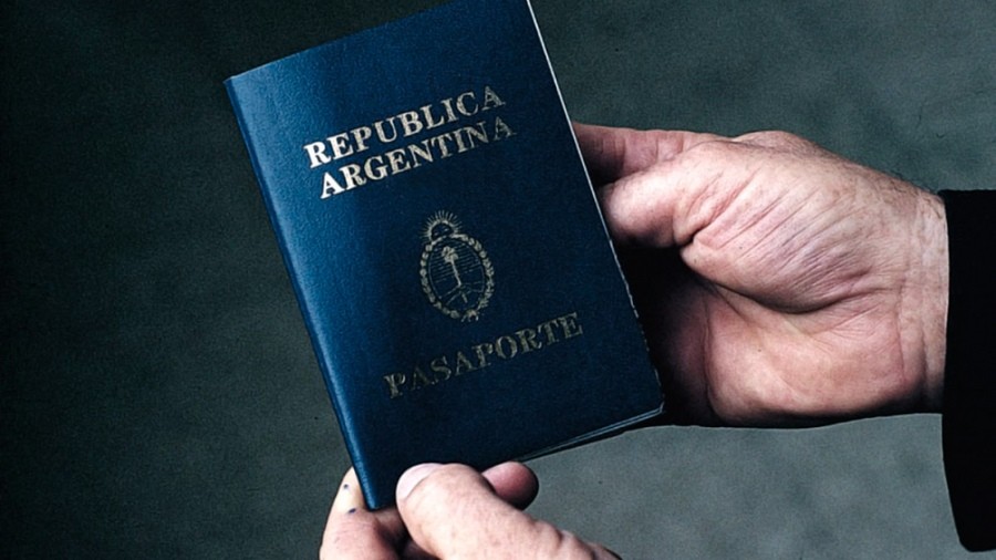 Eliminan el sellado en los pasaportes para entrar o salir del país | Actualidad