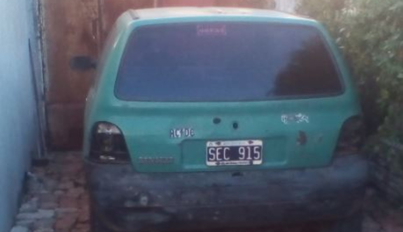 Dejó el auto estacionado y le robaron las cenizas de su abuela | Actualidad