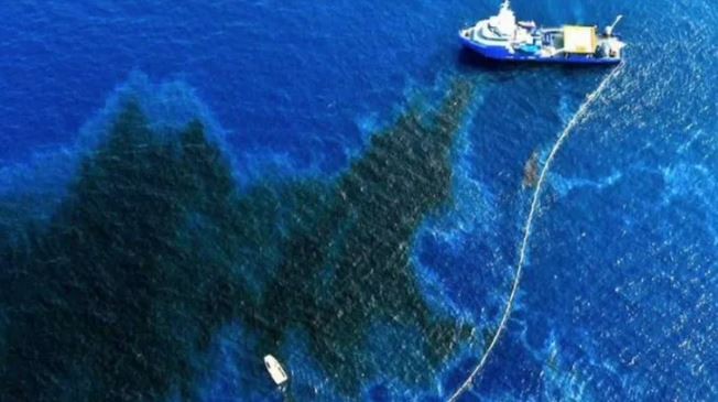 Una embarcación que llevaba unos 7.500 litros de diésel se hundió frente a Galápagos | Internacionales