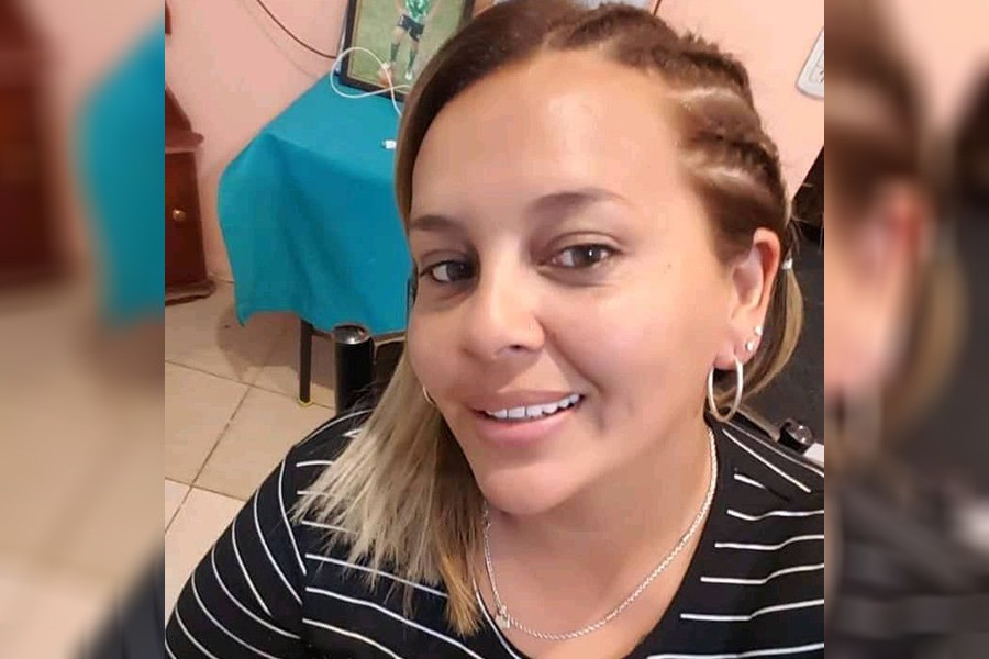 Violencia en Rosario: golpearon la puerta, abrió y la acribillaron a tiros | Actualidad