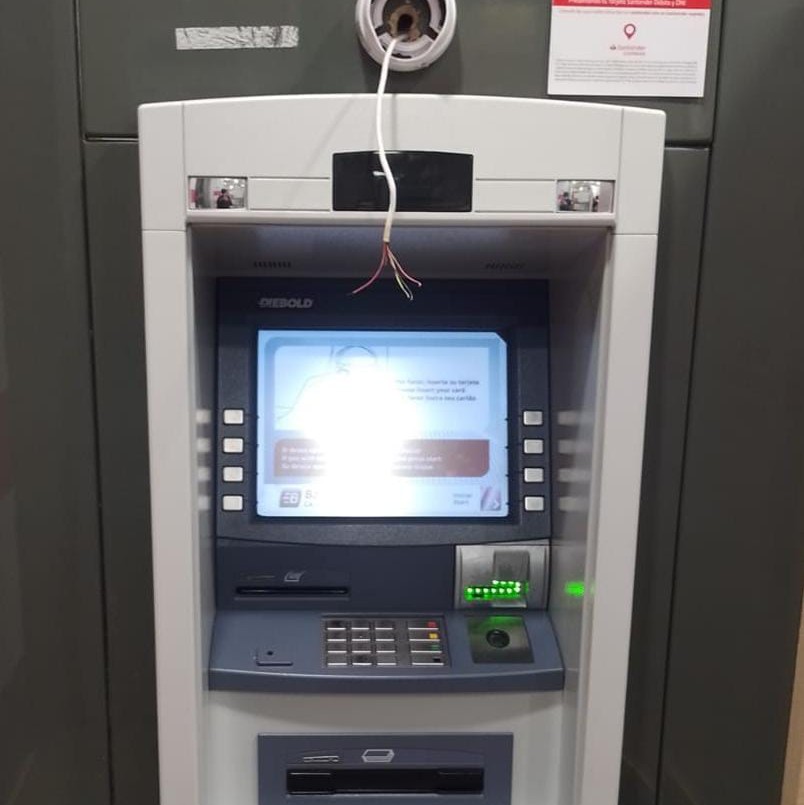 Una mujer fue detenida por dañar un cajero automático | Córdoba