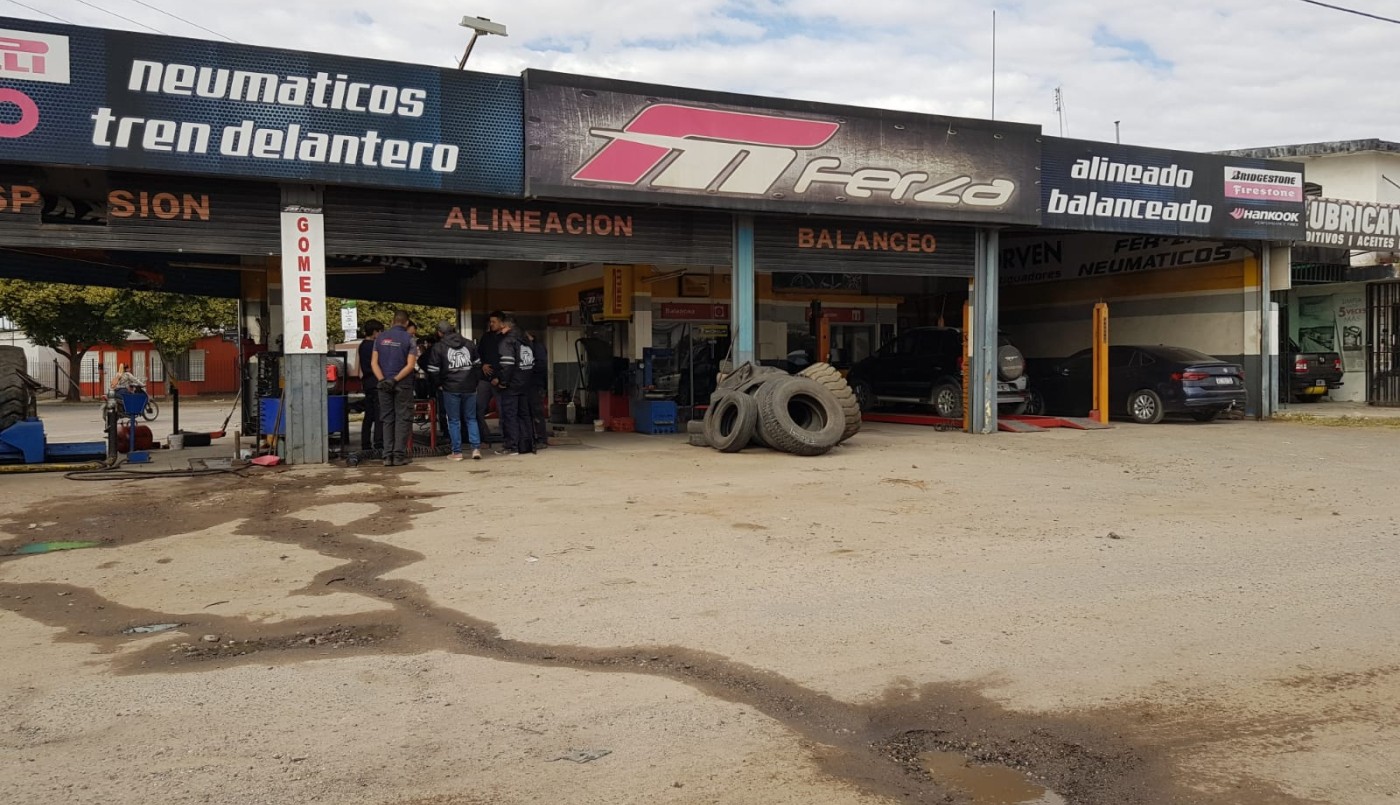 Millonario robo de neumáticos en barrio Santa Isabel | Córdoba