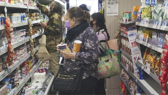 Consultoras adelantan que la inflación de abril estará entre el 4,8% y el 5,5% | Política y economía