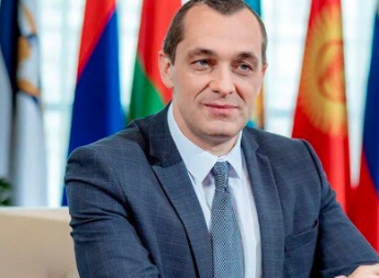 Murió un oligarca ruso tras inyectarse veneno de sapo para curar la resaca | Internacionales