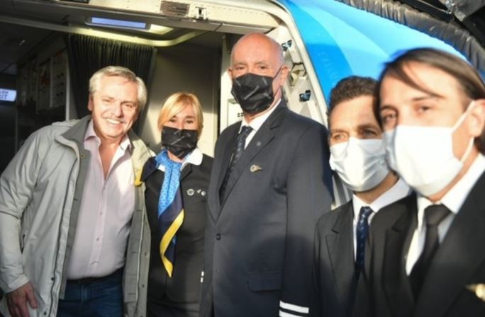 El Presidente inicia su gira europea y suma a Francia para reunirse con Macron | Política y economía