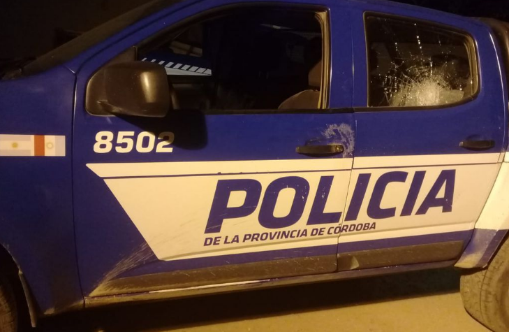 Villa Angelelli, policías atacados por detener a sospechosos de robo | Córdoba
