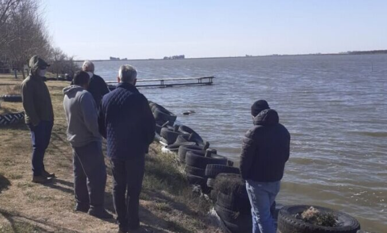 Un hombre falleció al volcar su bote en la laguna La Margarita | Córdoba
