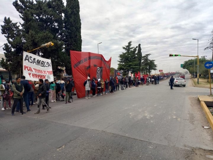 Acampe frente a Bagley, piden el cese de aumento en los alimentos de la canasta básica | Córdoba