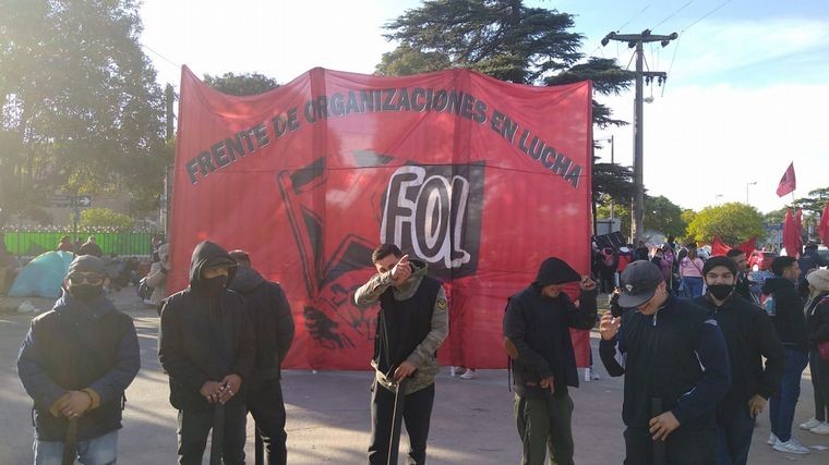 Organizaciones sociales acampan frente a Bagley | Córdoba