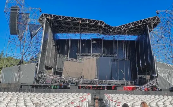 Se cayó parte del escenario donde iba a actuar Tini en Santa Fe | Espectáculos