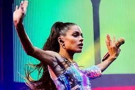 Insólito: Tini se llevó los apuntes de una fan por error | Espectáculos