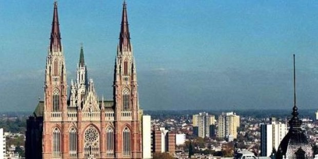 Asesinan a una mujer durante un asalto frente a su nieta en el centro de La Plata | Actualidad