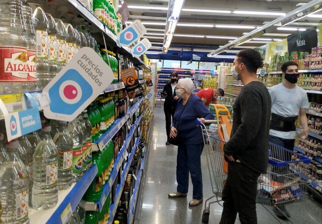 Precios Cuidados: a cambio de abastecimiento, el Gobierno convalidará mayores aumentos | Política y economía