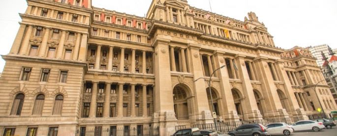 Tres años de prisión en suspenso para una madre y una abuela que forzaron a una adolescente a abortar | Actualidad